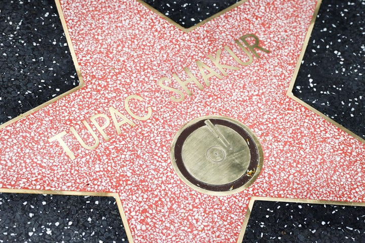 el-talento-del-rapero-tupac-se-revaloriza-con-un-merecido-homenaje-en-el-hollywood-walk-of-fame