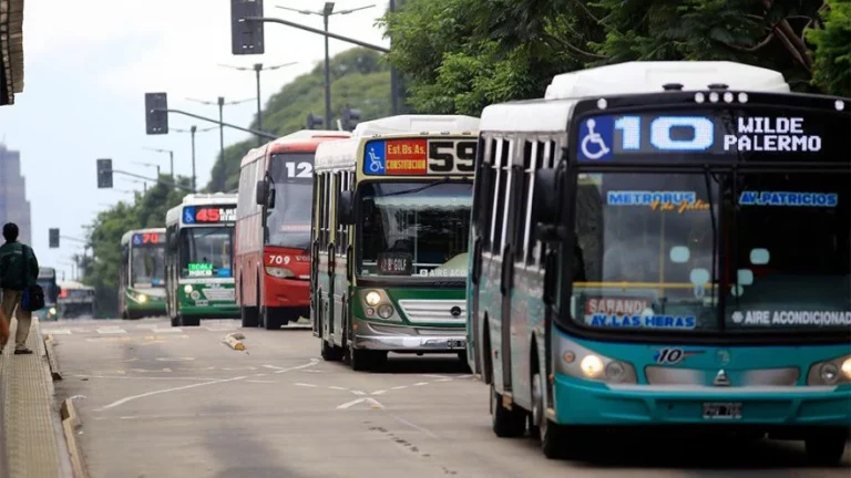 aumentaran-el-boleto-de-colectivos-y-trenes-a-partir-del-1-de-julio:-cuanto-costaran