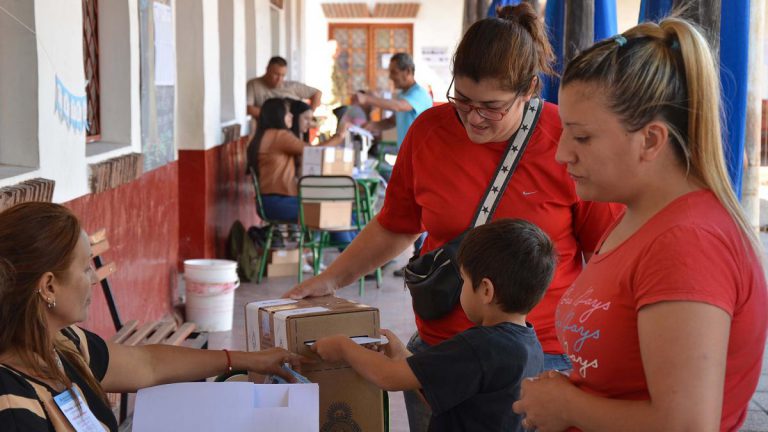 hasta-el-mediodia,-habia-votado-el-30%-del-padron-electoral-nacional