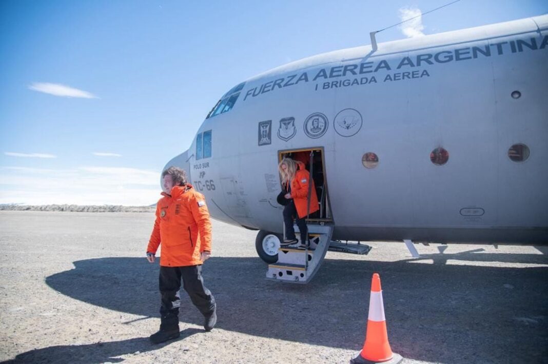 asi-fue-el-desembarco-de-javier-milei-en-la-base-marambio-de-la-antartida