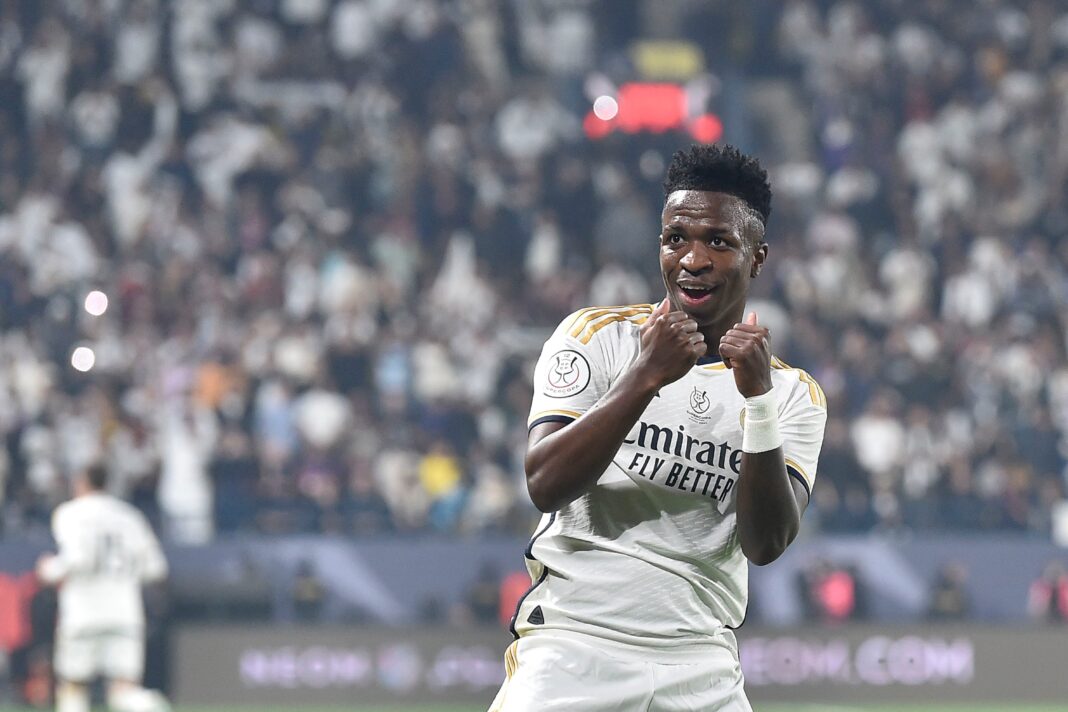 vinicius-volvio-con-todo:-hat-trick,-otro-titulo-con-real-madrid,-pero-el-gran-ancelotti-le-dio-un-nuevo-tiron-de-orejas