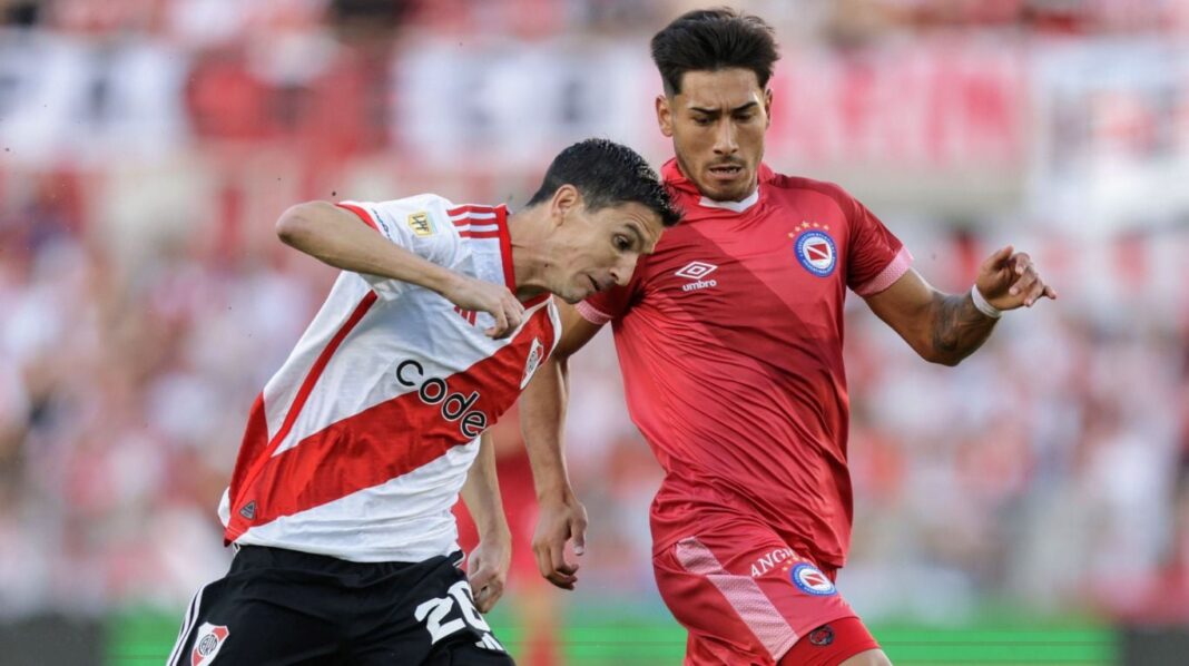 river-debuta-en-la-copa-de-la-liga:-empata-0-0-con-argentinos-juniors-en-el-monumental