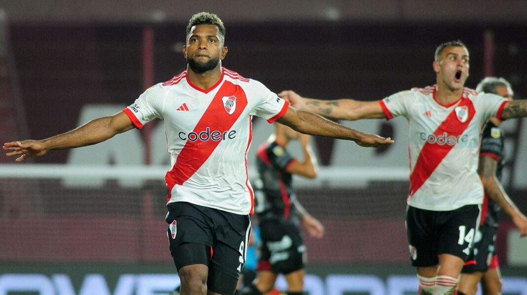 river-le-gano-2-0-a-barracas-central-y-consiguio-su-primer-triunfo-en-la-copa-de-la-liga