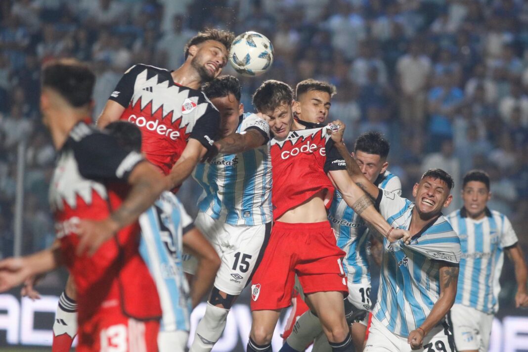 river-y-atletico-tucuman-tuvieron-todo-para-convertir,-pero-los-dos-fallaron-en-la-definicion-y-se-conformaron-con-el-empate-en-el-duelo-de-la-copa-de-la-liga