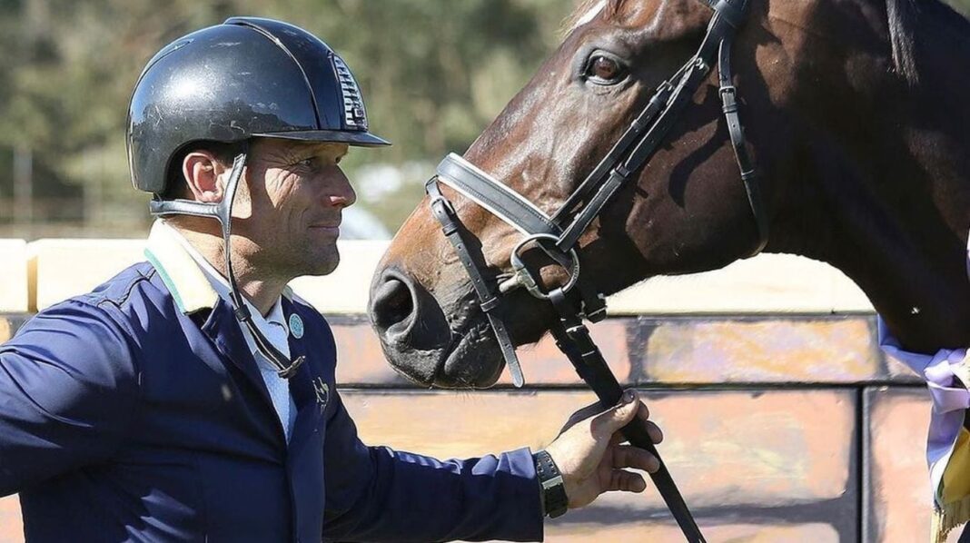 un-deportista-puede-quedar-afuera-de-los-juegos-olimpicos-por-competir-semidesnudo:-la-foto-del-escandalo