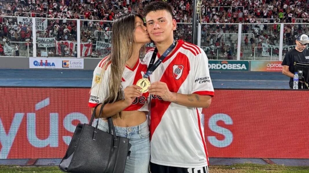 el-diablito-echeverri-le-dedico-el-titulo-de-river-a-su-novia-en-una-fecha-muy-particular