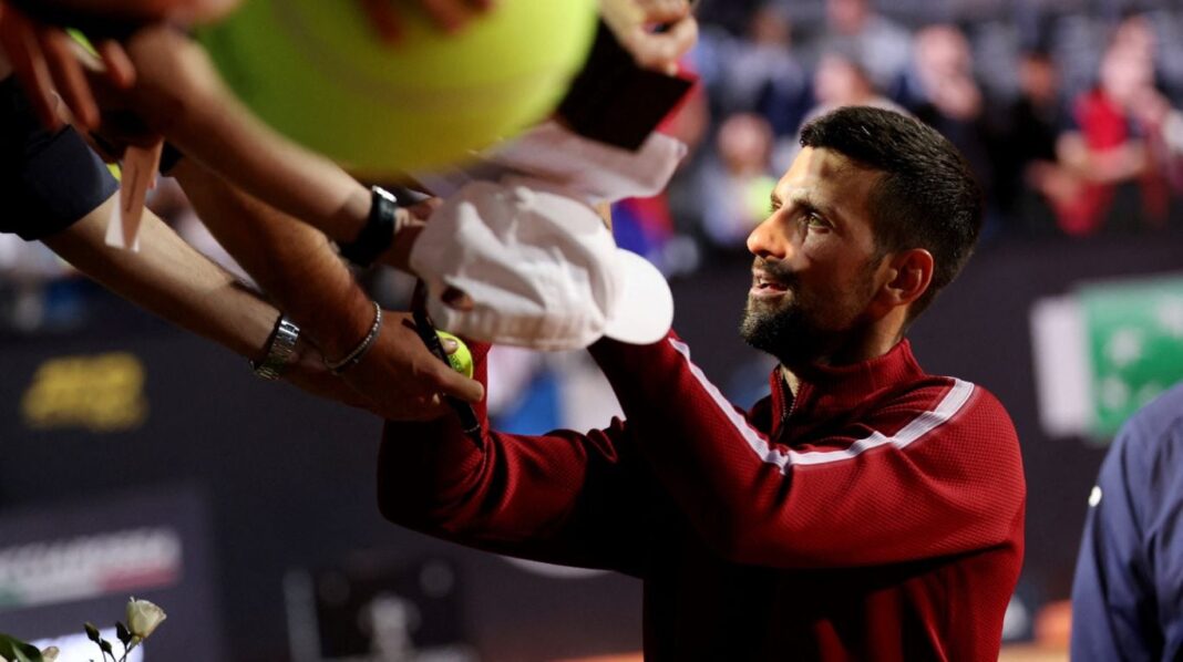 la-firme-decision-que-tomo-novak-djokovic-tras-recibir-un-botellazo-en-el-masters-de-roma