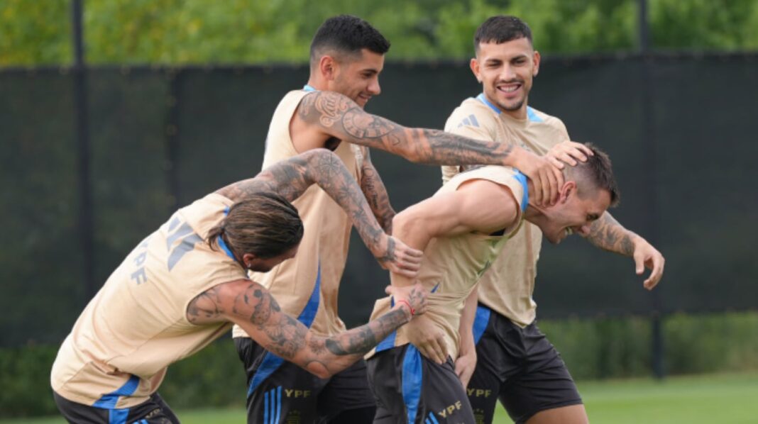 la-seleccion-argentina-tendra-un-entrenamiento-clave-para-definir-el-equipo-titular-que-enfrentara-a-chile