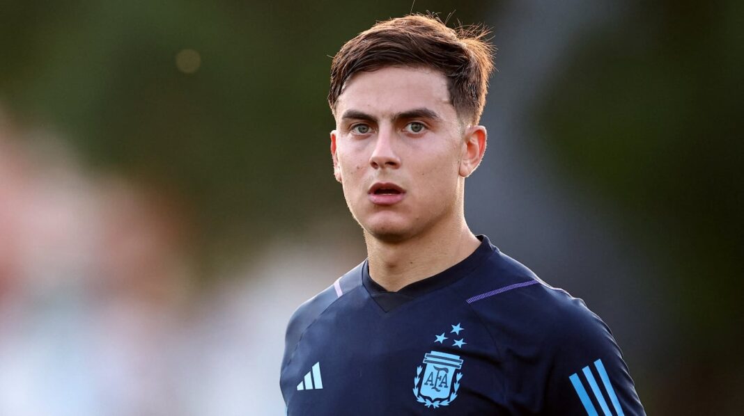 la-reaccion-de-paulo-dybala-a-una-foto-de-los-jugadores-de-la-seleccion-en-el-cumpleanos-de-leandro-paredes