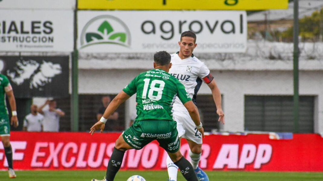 independiente-no-pudo-con-sarmiento,-pero-todavia-sigue-en-puestos-de-sudamericana