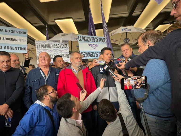El gobierno destrabó la negociación con los pilotos y está cerca de un acuerdo en Aerolíneas