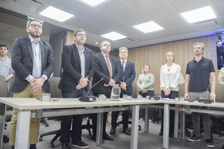 Sentido homenaje al diputado Héctor Stefani