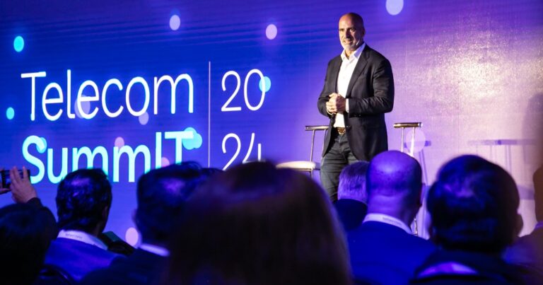Telecom Summit 2024: cuántos usuarios se conectan a la red 5G y cómo se está usando la IA en el mundo de los negocios