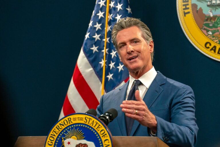 Así es al lujosa mansión de 9,1 millones de dólares que compró Gavin Newsom en una exclusiva área de California