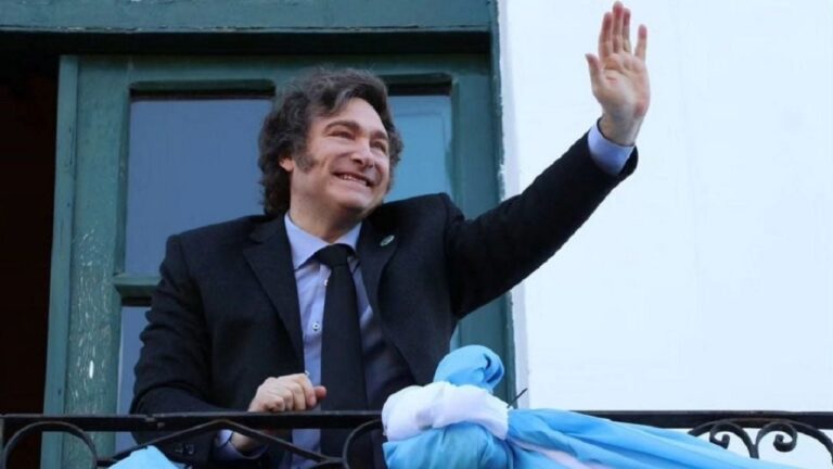 Javier Milei fue invitado por Macron a una cumbre global de Inteligencia Artificial