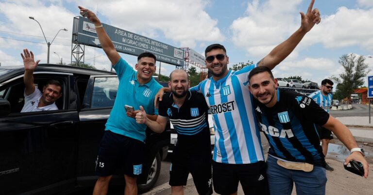 «La caravana de la fe» de los hinchas de Racing ya está en Asunción: el ómnibus llegó a la terminal y se acerca a la final