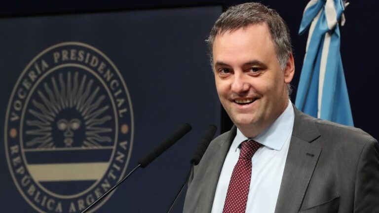 Manuel Adorni cargó contra Mauricio Macri en medio de la tensión entre el PRO y la LLA