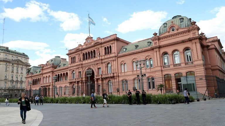 El Gobierno dispuso un nuevo régimen de contrataciones para el sector público