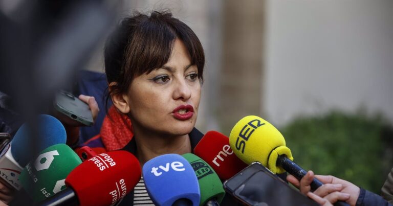 La ministra Sira Rego reivindica que el Gobierno tiene que salir a la «ofensiva» con medidas «valientes»