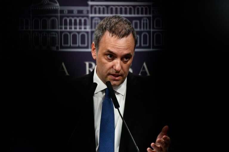 Adorni sobre la reelección de Menem: «No debería haber problema pero mañana vemos»