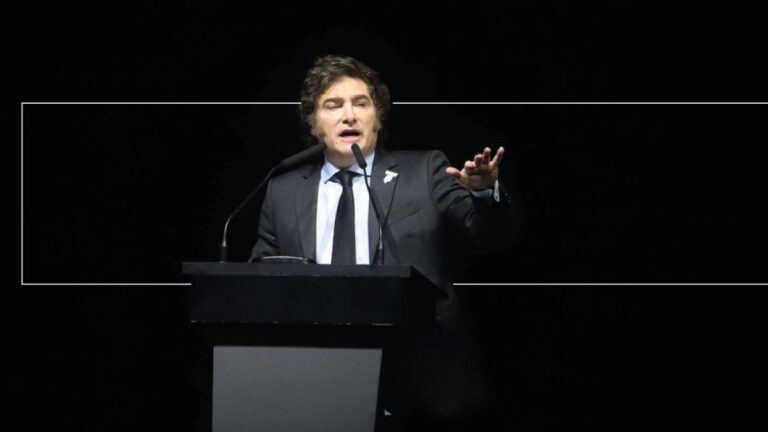 Un año de Javier Milei: acumulación de poder, el sistema político en cenizas y un 2025 marcado por el desafío electoral
