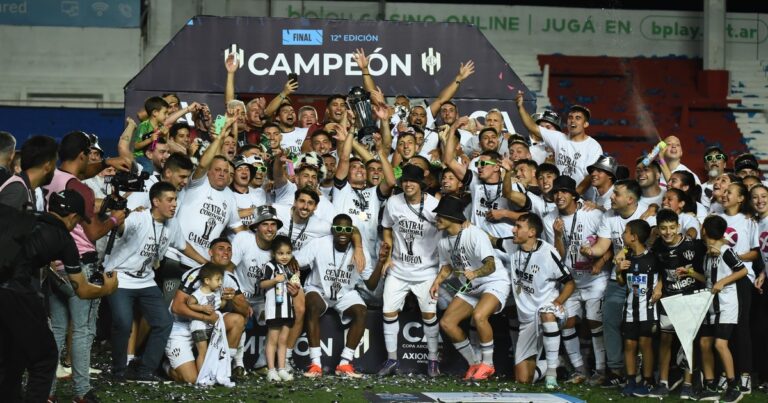 Tres técnicos en el año y múltiples préstamos: así se coronó campeón Central Córdoba