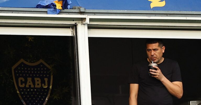Estaba por firmar con un club, se cayó la operación y se metió Boca: la oportunidad que puede darle a Gago su segundo refuerzo