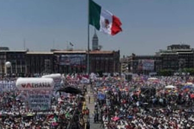 Los principales de MORENA ignoraron a Sheinbaum durante su discurso en el Zócalo