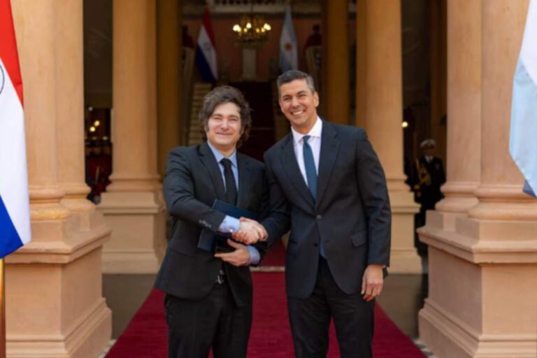 Javier Milei se reunió con Santiago Peña y destacó la afinidad ideológica y económica