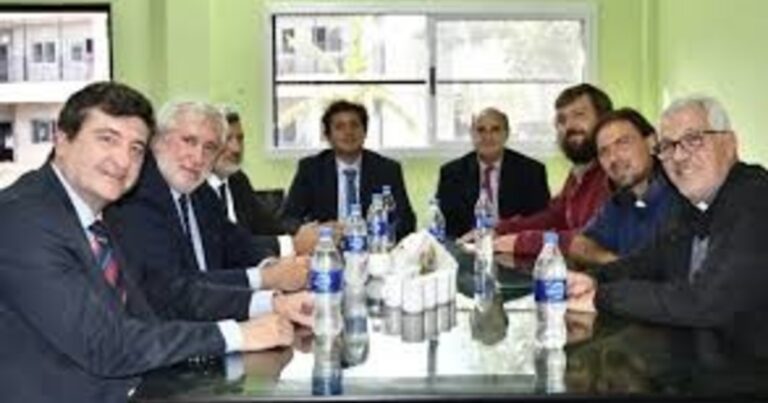 Por primeva vez abren una oficina del Estado en una parroquia de un barrio popular del conurbano