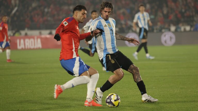 Sin Messi, la Selección prueba variantes e igual le gana a Chile