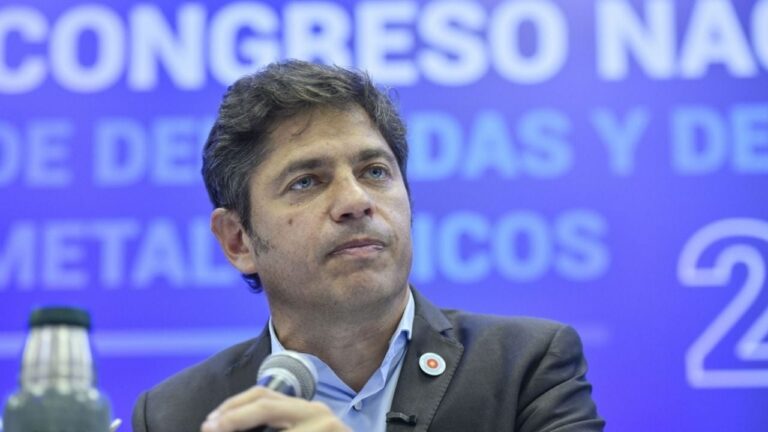 Axel Kicillof busca una pronta solución para el conflicto en La Salada