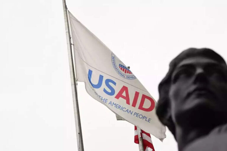 Un funcionario del USAID se declaró culpable de fraude y soborno masivo