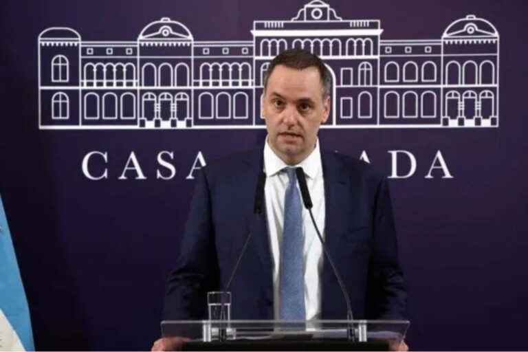 El Gobierno de Milei priorizará a médicos argentinos en el acceso a residencias