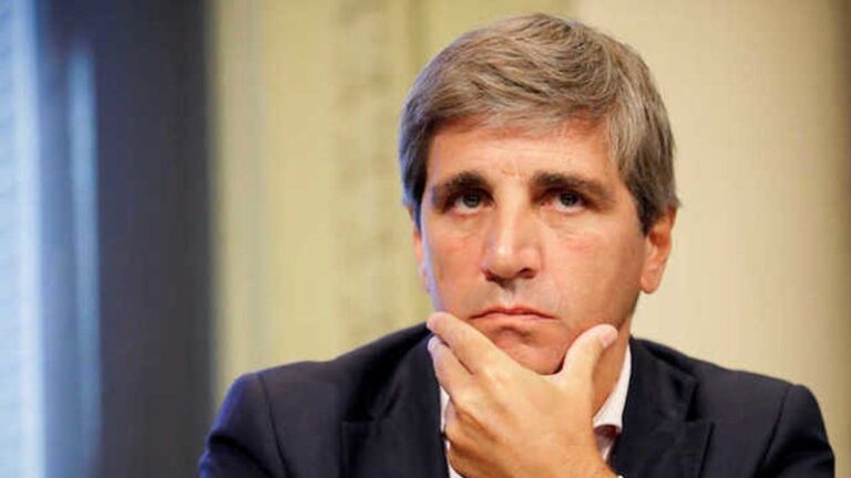 Luis Caputo le bajó el precio al déficit de cinco mil millones de dólares: «Es sano»