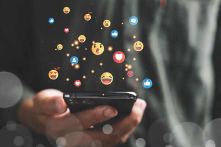 Un estudio determinó cómo los emojis influyen en las conversaciones