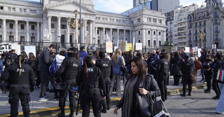 Sesión caliente en el Senado: antes del arranque hubo una fuerte disputa por los temas a tratar