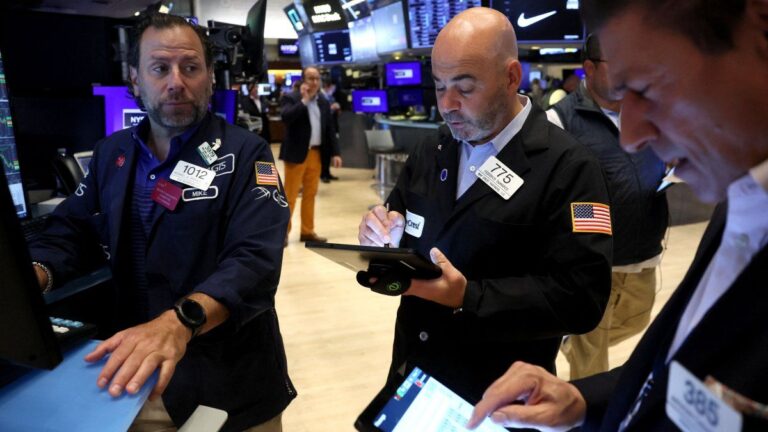 Wall Street opera en rojo y las bolsas europeas cayeron ante anuncios de Donald Trump