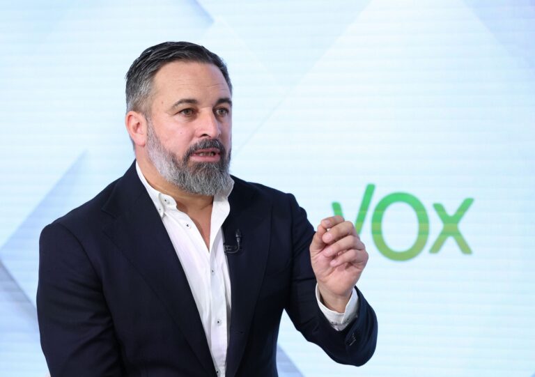 La crueldad, el insulto, la amenaza y las teorías racistas se adueñan del discurso de Vox