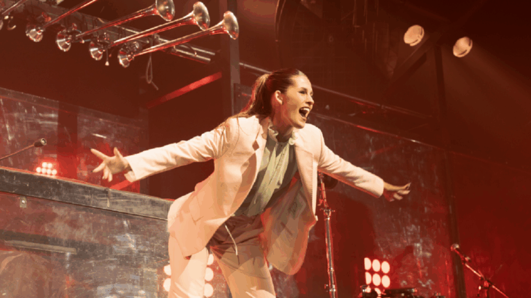 Juli Poggio se suma a Fuerza Bruta: AVEN se potencia en la Sala SinPiso