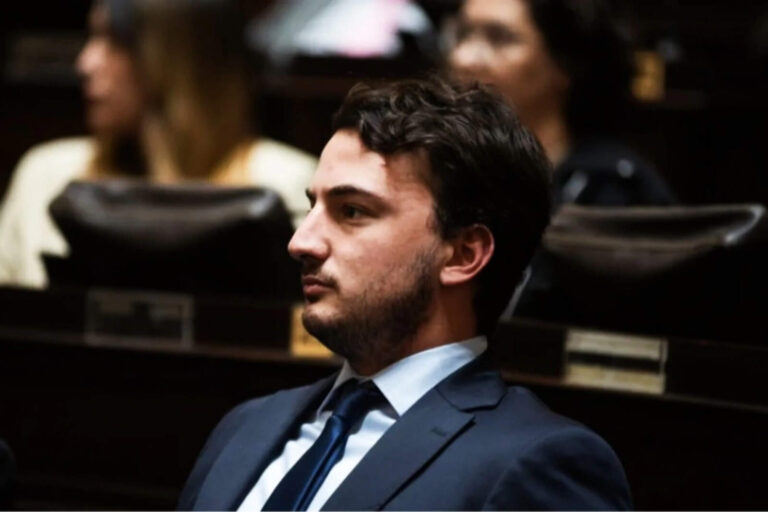 Romo presentó un proyecto para derogar el cupo trans en la provincia de Buenos Aires