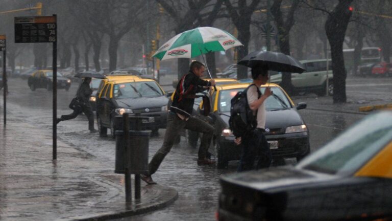 Cambió el pronóstico de lluvias en Buenos Aires y anuncian tormentas: el informe meteorológico para el AMBA