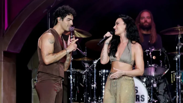 Los Jonas Brothers y Demi Lovato volvieron a compartir un escenario para interpretar temas de Camp Rock