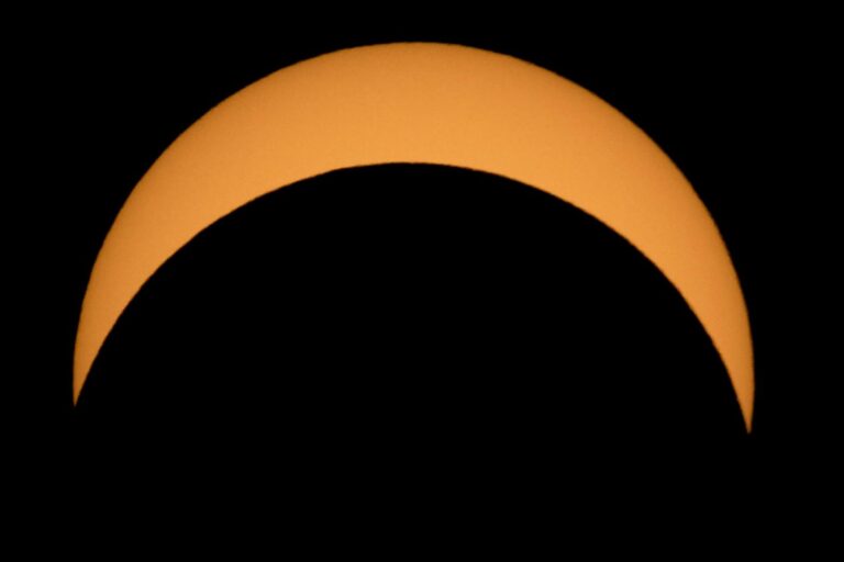 Cómo y dónde ver el eclipse solar más largo de todo el siglo