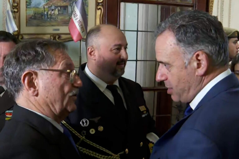 Militares piden a Orsi liberación de presos políticos