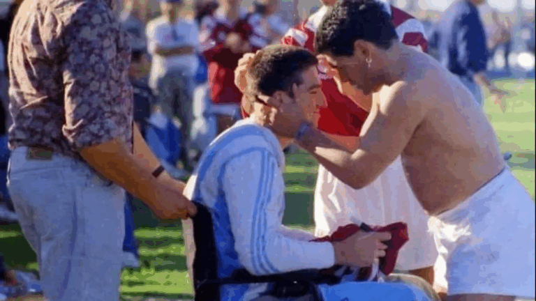 Fútbol y corazón: la emotiva anécdota de Diego Maradona con un arquero que quedó en silla de ruedas