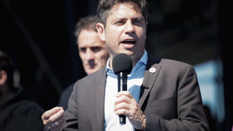 Axel Kicillof visitó Almirante Brown y apuntó contra Javier Milei: «Frenar la obra pública es inhumano»