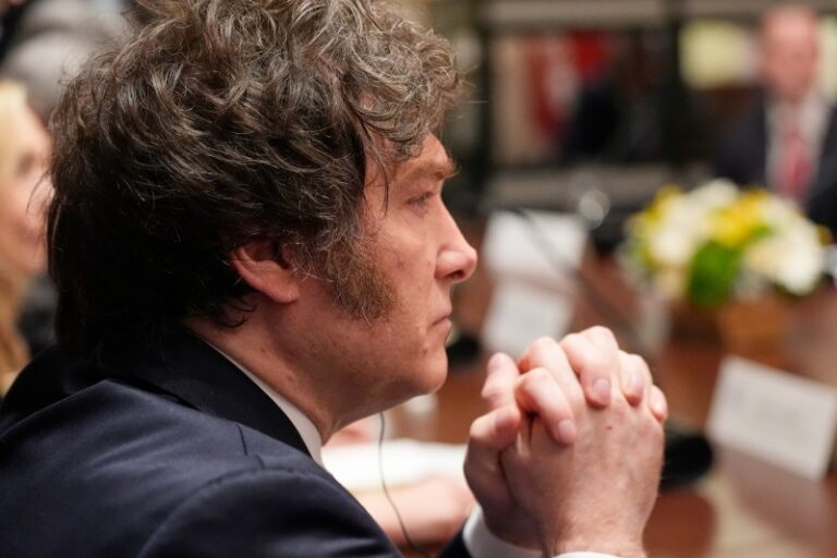 El arancel cero a la importación de celulares pone en riesgo 2500 empleos en Tierra del Fuego