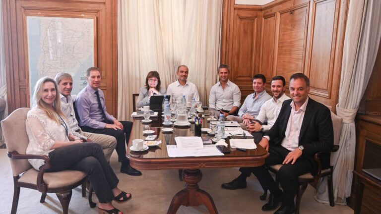 Gobernar sin mayoría propia: la reforma laboral y la arquitectura de acuerdos de Javier Milei