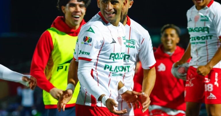 Después de su novela con Independiente, Javier Ruiz debutó en Necaxa con un gol decisivo
